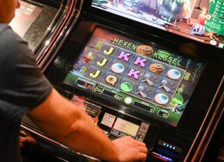 Oko 60 odsto mladića i 34 odsto devojaka se kocka: Poražavajući rezultati istraživanja, posebno čudi jedna kontradiktornost! oko-60-odsto-mladica-i-34-odsto-devojaka-se-kocka:-porazavajuci-rezultati-istrazivanja,-posebno-cudi-jedna-kontradiktornost!