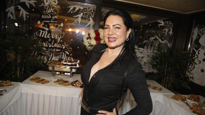 folkerka-(63)-tvrdi-da-nije-uradila-nijednu-estetsku-korekciju:-“kozmetika-koju-koristim-kosta-300-dinara,-kupujem-kod-kineza-i-presrecna-sam”