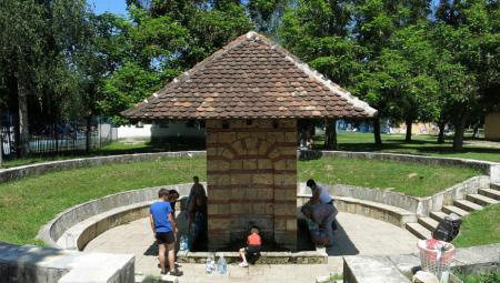 prirodno-cudo-u-srbiji-–-voda-koja-„vri“-cak-i-zimi,-smestaj-vec-od-35-evra