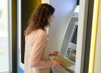 Korisnici Visa i Mastercard kartica dobiće 167,5 MILIONA DOLARA odštete zbog velike prevare na bankomatima korisnici-visa-i-mastercard-kartica-dobice-167,5-miliona-dolara-odstete-zbog-velike-prevare-na-bankomatima