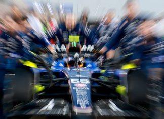 Mercedes i Red Bul optuženi da koriste “sivu zonu” u novim pravilima Formule 1: Evo šta donosi 15 konja više u V6 motoru mercedes-i-red-bul-optuzeni-da-koriste-“sivu-zonu”-u-novim-pravilima-formule-1:-evo-sta-donosi-15-konja-vise-u-v6-motoru