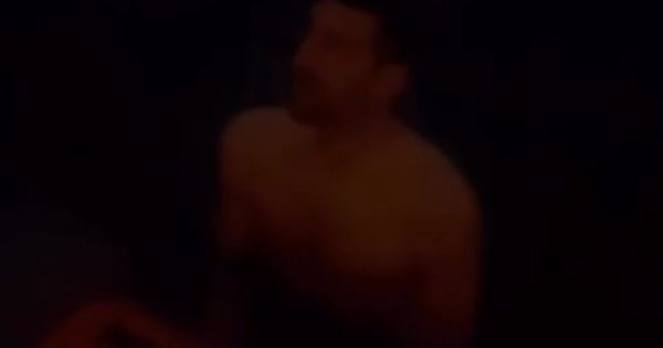 ovo-niko-nije-ocekivao:-dokovic-se-skinuo-pre-svitanja,-pa-usao-u-ledenu-vodu-/video/