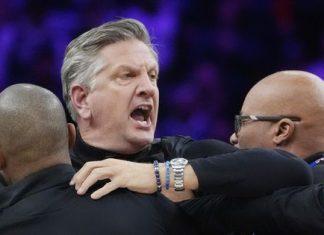 NBA liga kaznila trenera zbog rasprave sa sudijama: Evo koliko će morati da plati nba-liga-kaznila-trenera-zbog-rasprave-sa-sudijama:-evo-koliko-ce-morati-da-plati