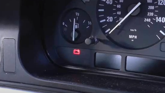 ako-vam-se-ova-lampica-upali-u-toku-voznje,-odmah-ugasite-svoj-auto:-automehanicar-otkriva-zasto