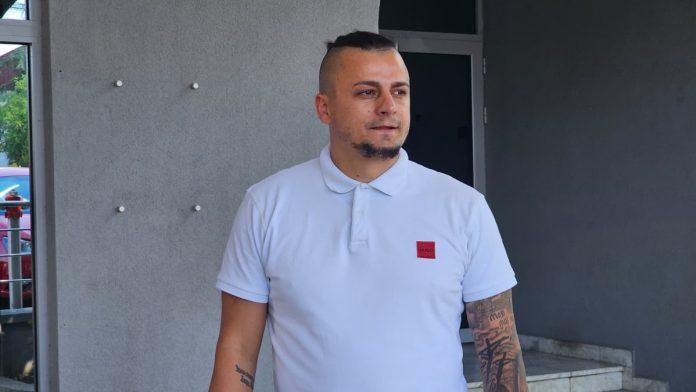 pronasli-smo-terzinu-kucu,-ispred-parkirana-tri-automobila-otac-se-prvi-put-oglasio,-tu-su-baka-i-brat:-“blatili-su-nasu-porodicu”-(video)