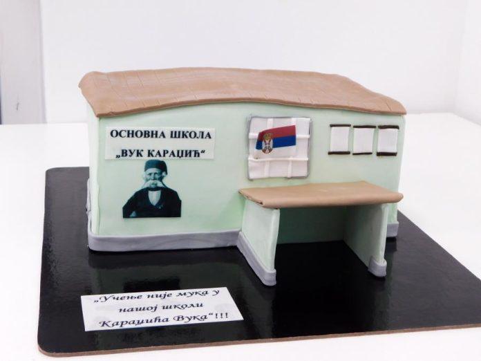 obelezeno-60-godina-rada-os-“vuk-karadzic”-u-loznici:-razvojni-put-u-slikama-–-izlozba-u-inovacionom-centru-traje-nedelju-dana