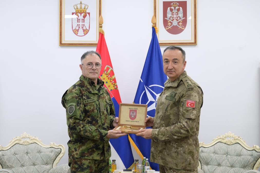 o-svim-vaznim-temama!-nacelnik-generalstaba-vojske-srbije-sa-komandantom-kfora-(foto) o-svim-vaznim-temama!-nacelnik-generalstaba-vojske-srbije-sa-komandantom-kfora-(foto)