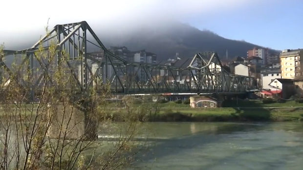 После-обнове-моста,-камиони-поново-преко-Дрине-код-Малог-Зворника