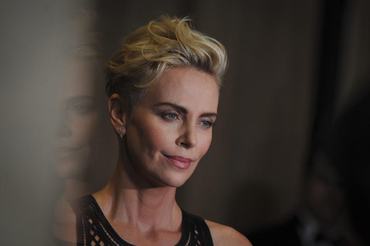 lepa-glumica-volela-je-samo-slavne-kolege,-a-u-50.-je-dozivela-avanturu-sa-duplo-mladim-muskarcem:-„pomislila-sam-–-ovo-je-sjajno“ lepa-glumica-volela-je-samo-slavne-kolege,-a-u-50.-je-dozivela-avanturu-sa-duplo-mladim-muskarcem:-„pomislila-sam-–-ovo-je-sjajno“