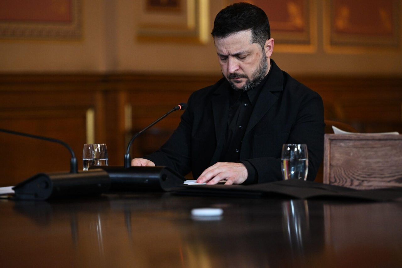 zelenski:-sad-nas-teraju-da-vojno-napustimo-donbas-i-pristanemo-na-„slobodnu-ekonomsku-zonu“ zelenski:-sad-nas-teraju-da-vojno-napustimo-donbas-i-pristanemo-na-„slobodnu-ekonomsku-zonu“