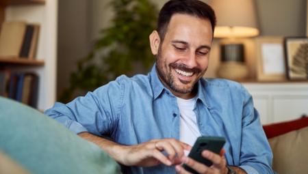 nestasica-muskaraca-pokrenula-novi-trend-–-zene-masovno-angazuju-„muzeve-na-sat“