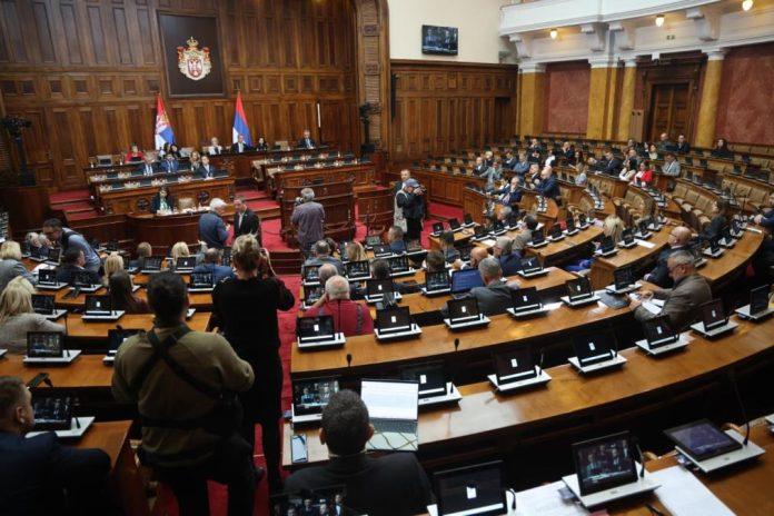 predlozen-dnevni-red-od-19-tacaka:-sednica-skupstine-16.-decembra