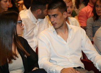 “MIRKA I VUJADIN SU OSTALI ZAJEDNO” Komšije otkrile sve nakon skandala Savića sa A.K: Samo su se povukli (VIDEO) “mirka-i-vujadin-su-ostali-zajedno”-komsije-otkrile-sve-nakon-skandala-savica-sa-a.k:-samo-su-se-povukli-(video)