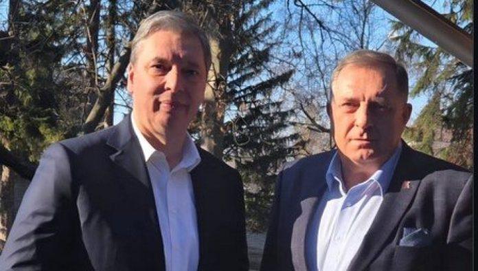 “o-regionalnim-pitanjima,-saradnji-izmedu-srbije-i-rs”-vucic-se-oglasio-nakon-sastanka-s-dodikom,-pa-se-nasalio:-naocare-na-popravci