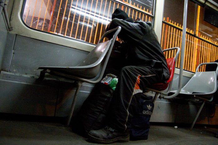 sta-su-beskucnici-uradili-sa-10.000-evra-koju-su-dobili-od-drzave