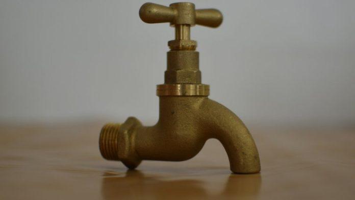 sprecite-pucanje-cevi-tokom-minusa:-par-lakih-trikova-da-izbegnete-nepotrebne-troskove