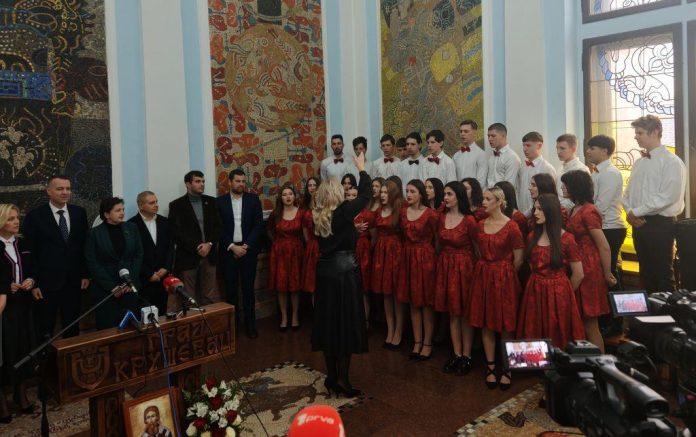 urucene-svetosavske-nagrade-najboljim-ucenicima-i-studentima-zavrsen-bogat-program-svetosavske-nedelje-u-krusevcu-(foto)