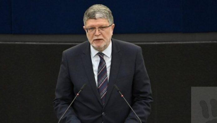 picula-ogolio-pravo-lice:-prizeljkuje-ukidanje-eu-finansija-za-srbiju-(video)