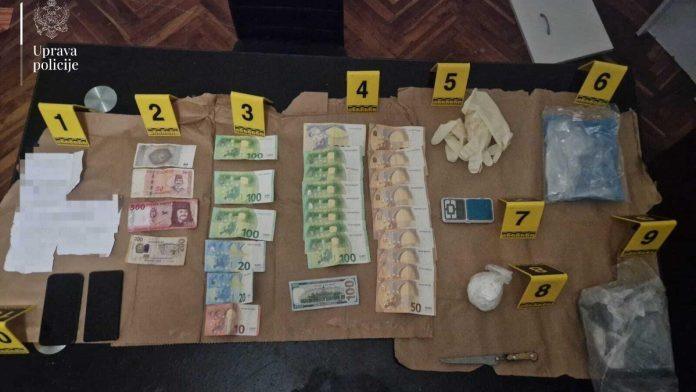 uhapseni-pripadnici-kavackog-klana-policija-pronasla-kokain,-kriptovane-telefone,-vagicu,-ali-i-novac-u-vise-valuta