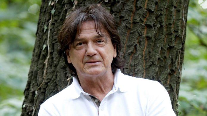 oglasio-se-zdravko-colic-nakon-sto-je-na-njegovu-vilu-bacena-bomba-pevac-otkrio-gde-je-bio-u-trenutku-detonacije:-“cekamo-izvestaj”