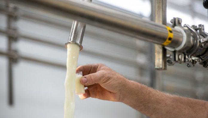 kina-smanjuje-carine-na-mleko-iz-eu:-predlaze-dodatne-carine-do-11,7-odsto