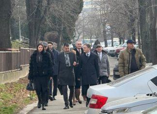 MINISTAR SELAKOVIĆ STIGAO U SPECIJALNI SUD: Počinje suđenje za slučaj „Generalštab“ – blokaderi, predvođeni Milivojevićem, divljaju ispred suda ministar-selakovic-stigao-u-specijalni-sud:-pocinje-sudenje-za-slucaj-„generalstab“-–-blokaderi,-predvodeni-milivojevicem,-divljaju-ispred-suda