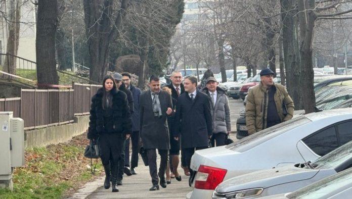 ministar-selakovic-stigao-u-specijalni-sud:-pocinje-sudenje-za-slucaj-„generalstab“-–-blokaderi,-predvodeni-milivojevicem,-divljaju-ispred-suda