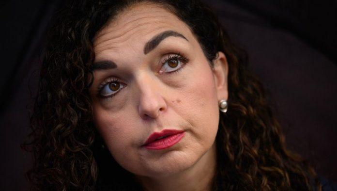 martens-unakazio-vjosu:-zarad-politicke-karijere-beskicmena-–-velica-reditelja-koji-se-nalazi-u-epstajnovom-dosijeu-(foto)