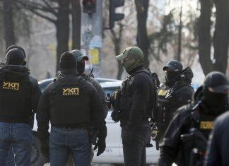 (VIDEO) KO STOJI IZA REKETIRANJA KAFIĆA U BEOGRADU Kriminalni klanovi sve više vrbuju maloletnike: “Uvlače decu u dugove, pa traže da za njih UBIJAJU” (video)-ko-stoji-iza-reketiranja-kafica-u-beogradu-kriminalni-klanovi-sve-vise-vrbuju-maloletnike:-“uvlace-decu-u-dugove,-pa-traze-da-za-njih-ubijaju”