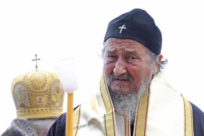 monah-sava-oboleo-od-psihoze,-odbijao-je-hranu-misleci-da-ga-lekari-truju:-vladika-atanasije-ucinio-je-nesto-neverovatno