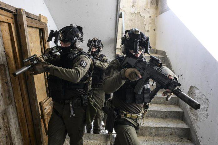 vrhunsko-naoruzanje,-oprema-i-obuka-u-72.-brigadi-za-specijalne-operacije:-izvodenje-specijalnih-dejstava,-izvidanje-i-prikupljanje-obavestajnih-podataka-(foto)