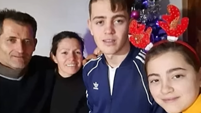 (video)-brat-zatekao-jeziv-prizor-u-kuci-sto-postavljen-za-veceru,-pored-mrtva-cela-porodica:-pre-3-godina-kupili-ono-sto-ih-ubilo