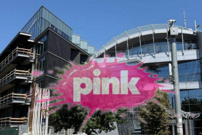 omiljeni-voditelj-“pinka”-progovorio-o-prelasku-na-drugu-televiziju,-od-hrvata-dobio-izuzetnu-ponudu!