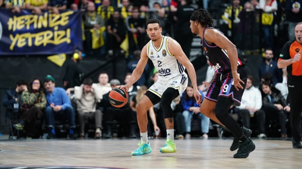 Фенербахче-преживео-минус-16-у-Паризу-и-преокретом-сачувао-лидерско-место