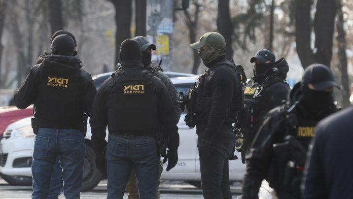 jos-jedna-velika-zaplena-droge-zbog-skoro-100-kilograma-narkotika-u-surcinu-uhapseno-vise-osoba