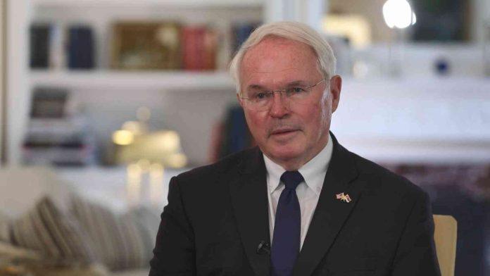 “napredak-je-prespor”-hil:-dijalog-beograda-i-pristine-mora-da-se-preispita,-srbija-treba-da-se-osloni-na-nato-i-nato-na-srbiju