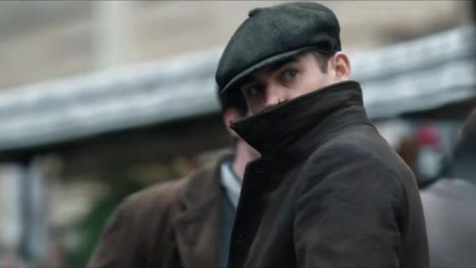 objavljen-prvi-trejler-za-seriju-“mladi-serlok”-gaja-ricija:-osramoceni-mladic,-sirov-i-pomalo-nepromisljen