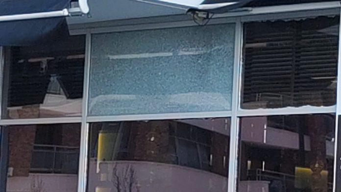 uhapsena-dva-muskarca-koja-su-bacila-bombu-na-luksuzni-restoran!-hitno-se-oglasio-dacic-o-napadu-na-novom-beogradu