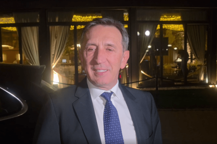 dvostruko-slavlje-zike-jaksica!-voditelj-otkrio-sta-je-sebi-pozeleo-za-rodendan-nakon-teske-borbe!-(video)