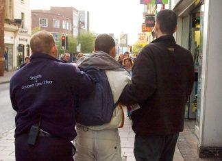 Tražio je posao 25 godina, bezuspešno. Na kraju se odlučio na radikalan potez i ušao u biro za zapošljavanje – odmah su pozvali policiju trazio-je-posao-25-godina,-bezuspesno.-na-kraju-se-odlucio-na-radikalan-potez-i-usao-u-biro-za-zaposljavanje-–-odmah-su-pozvali-policiju