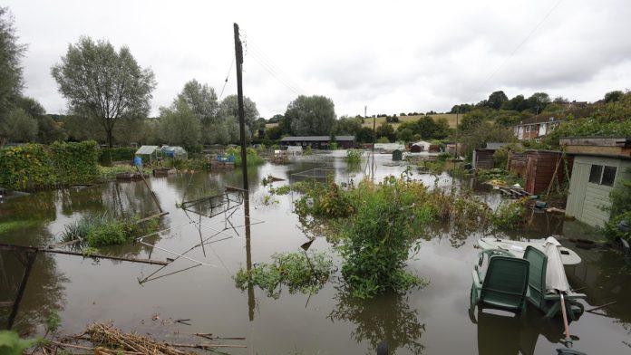 poplave-biblijskih-razmera-prete-da-potope-ovu-zemlju-izdato-skoro-100-upozorenja-na-nezapamceno-nevreme:-nivoi-reka-rastu,-katastrofa-neizbezna