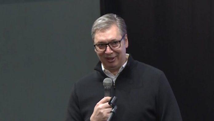 “nikad-nisam-pognuo-glavu-niti-se-plasio-onih-koji-su-vas-proterali”-vucic-se-obratio-krajisnicima-na-sajmu-u-novom-sadu