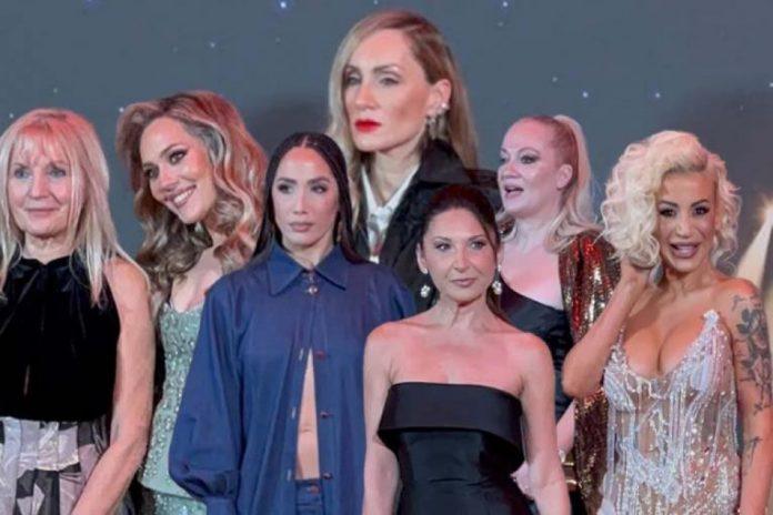 bira-se-najlepsa-zena-srbije!-poznati-se-sjatili-na-crveni-tepih,-jelena-gavrilovic-krunisala-ovu-koleginicu!-(video,-galerija)