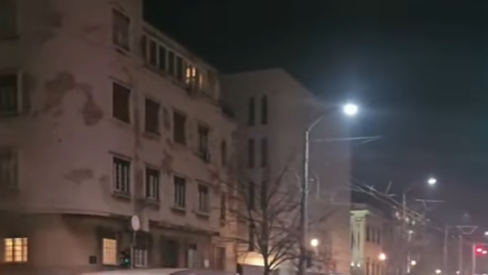 (video)-zestok-sudar-u-kneza-milosa-delovi-vozila-rasuti-po-putu