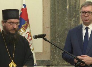 EPISKOP SERGIJE ODLIKOVAO VUČIĆA: Molim vas da prenesete našem narodu da je Srbija uz njih (VIDEO) episkop-sergije-odlikovao-vucica:-molim-vas-da-prenesete-nasem-narodu-da-je-srbija-uz-njih-(video)