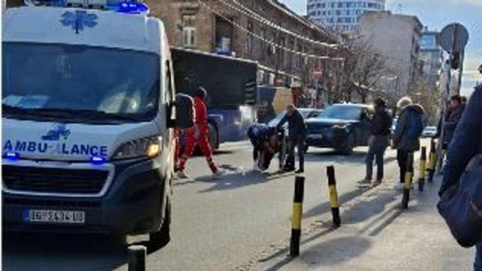 automobil-pokosio-pesaka-nesreca-u-centru-beograda,-muskarac-hitno-prevezen-u-bolnicu-(foto)