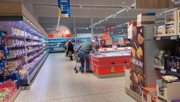 radno-vreme-za-sretenje:-poznato-kako-ce-raditi-prodavnice-i-pumpe-za-praznik