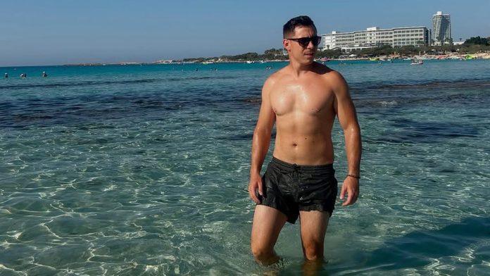 “cekao-sam-da-devojka-zaspi,-pa-sam-isao-dalje.-to-je-normalno”:-pevac-(34)-sokirao-priznanjem-o-neverstvu