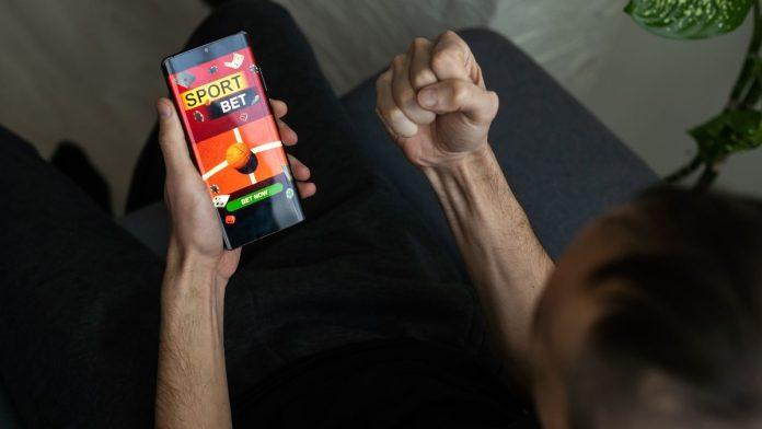 suboticanin-ispisao-retku-pricu-u-istoriji-sportskog-kladenja:-tri-dobitna-tiketa-u-soccerbetu-–-30-miliona-dinara!