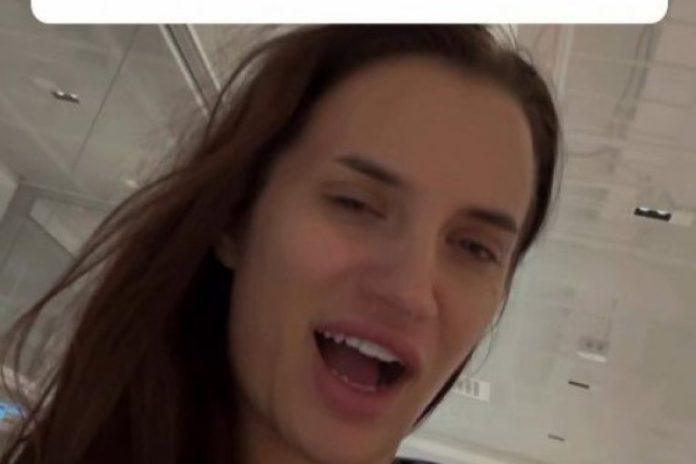 sta-se-desilo-barbari-bobak?!-pevacica-otkrila-sok-stanje-“zubi-su-mi-se-izlizali”-(foto)